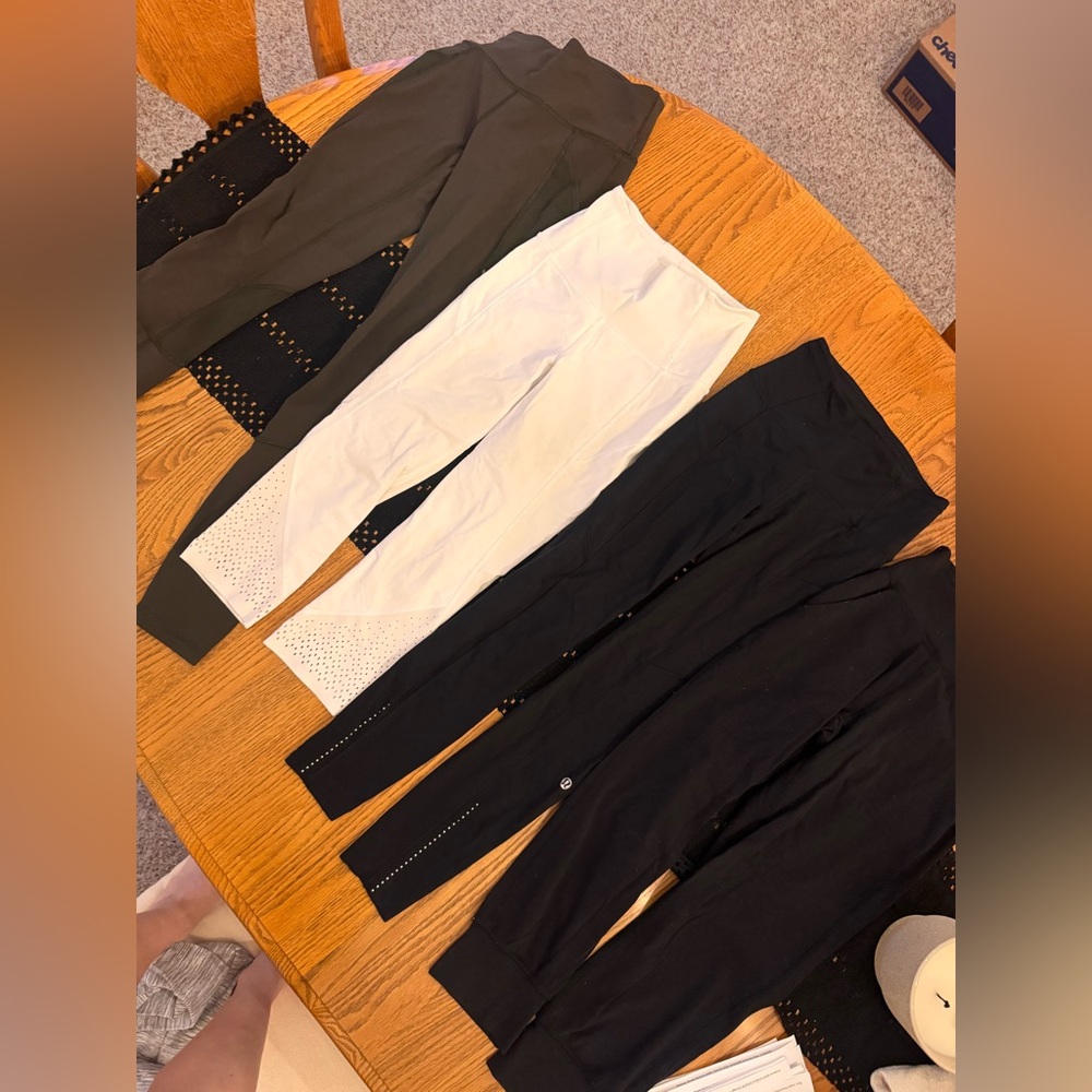 lululemon athletica: 4 for 1 leggings / joggers- size 0-2 🍋